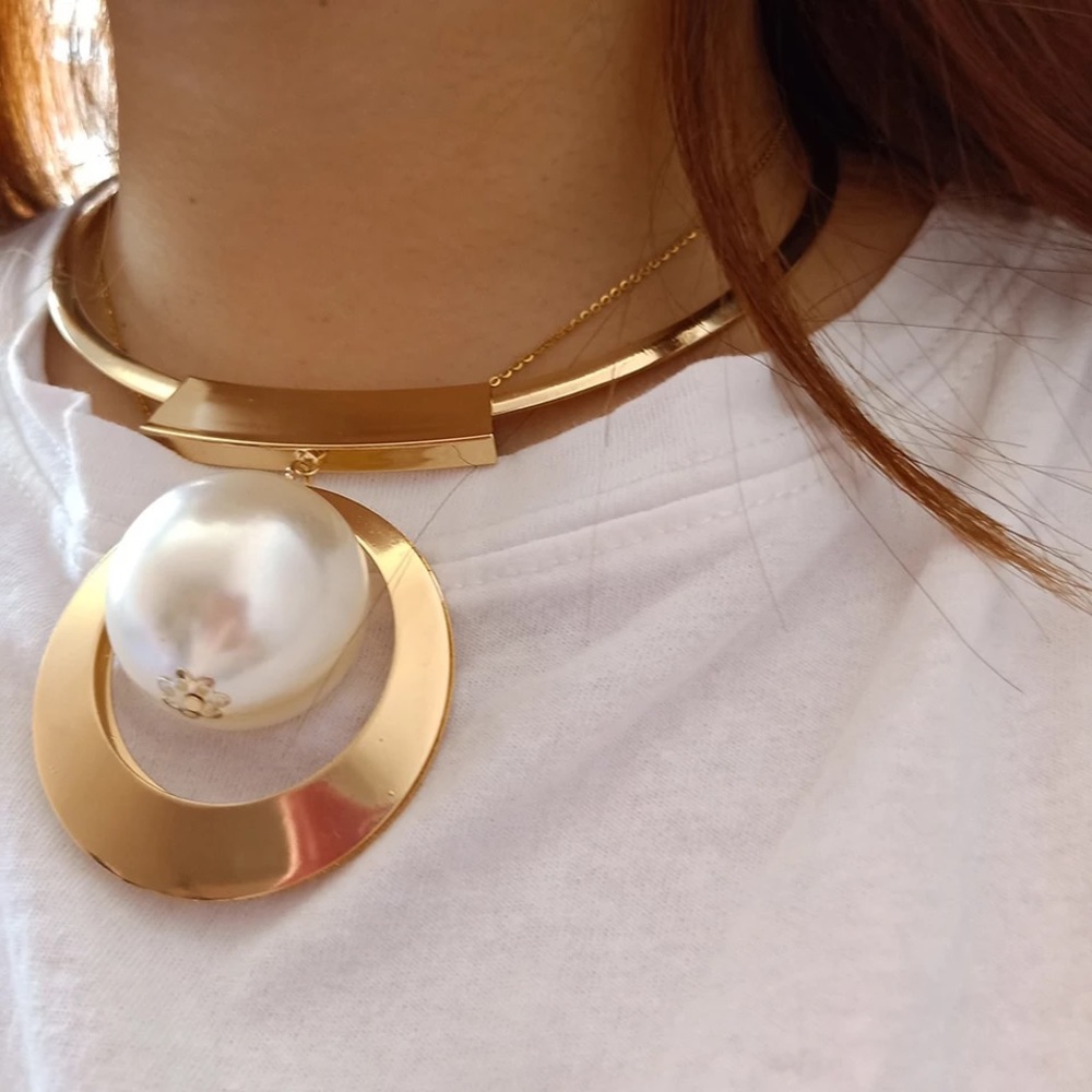 Elegant Pearl Pendant Set With Earrings